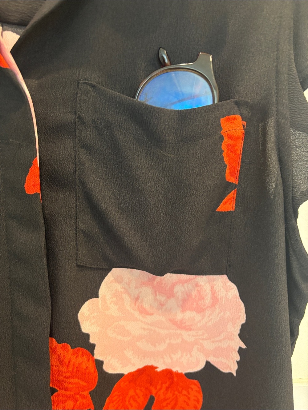 Who What Wear Black Sleeveless Button-Front Blouse with Pink & Red Floral Print - Picture 3 of 5